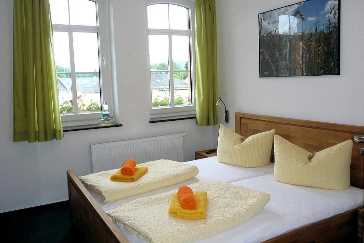 שלייץ Pension Und Ferienwohnung Am Teich מראה חיצוני תמונה